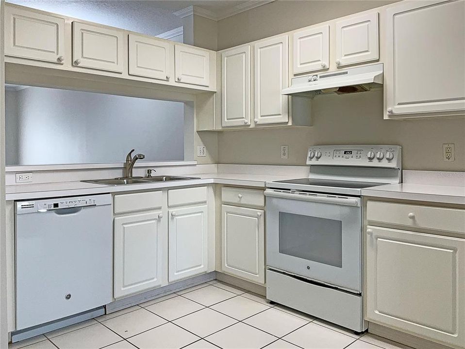 For Sale: $210,000 (2 beds, 1 baths, 1110 Square Feet)