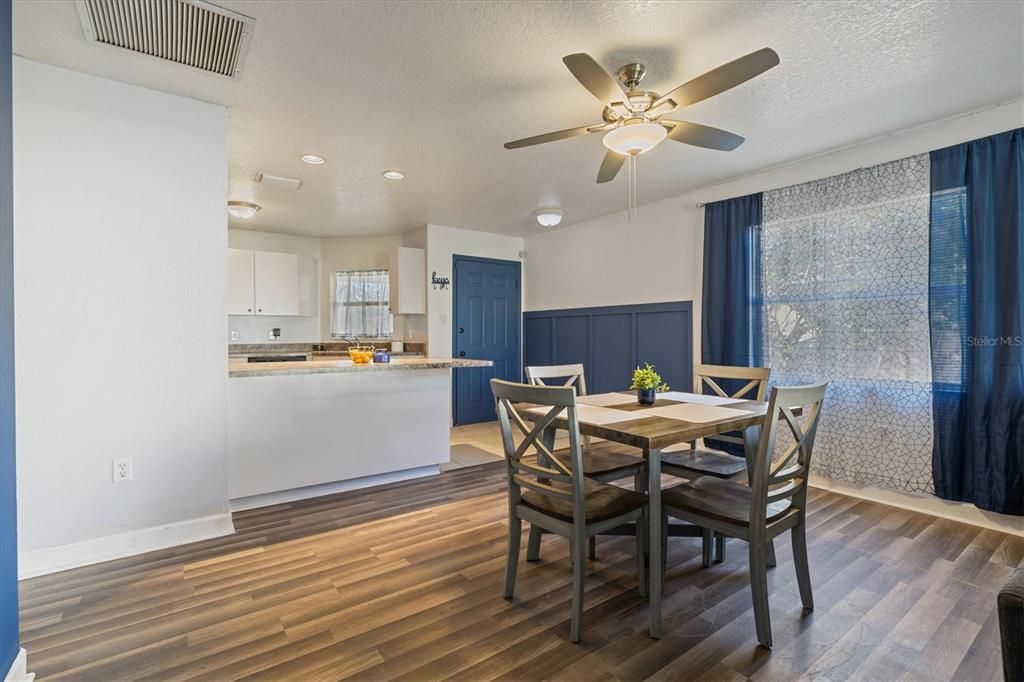 Active With Contract: $335,900 (3 beds, 2 baths, 1179 Square Feet)