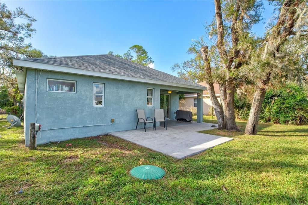 Active With Contract: $335,900 (3 beds, 2 baths, 1179 Square Feet)