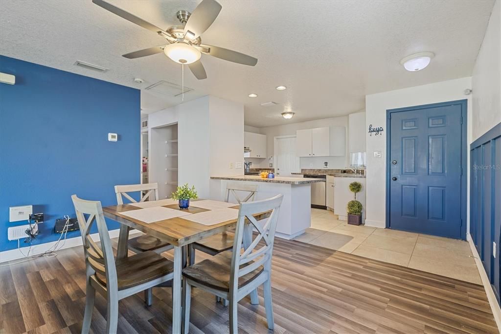 Active With Contract: $335,900 (3 beds, 2 baths, 1179 Square Feet)