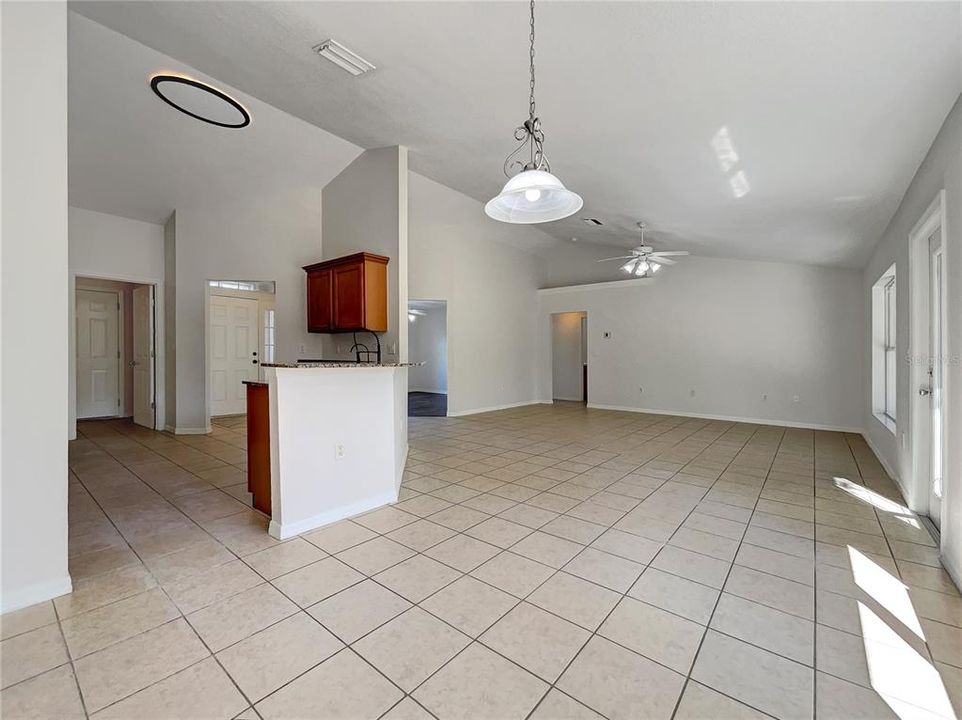 For Sale: $305,000 (3 beds, 2 baths, 1754 Square Feet)