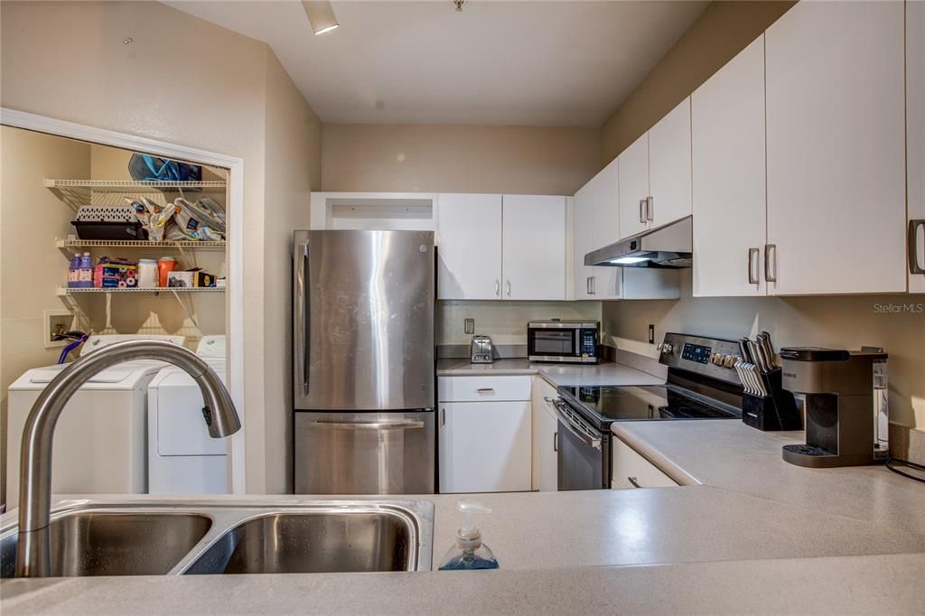 For Sale: $195,000 (2 beds, 2 baths, 1242 Square Feet)