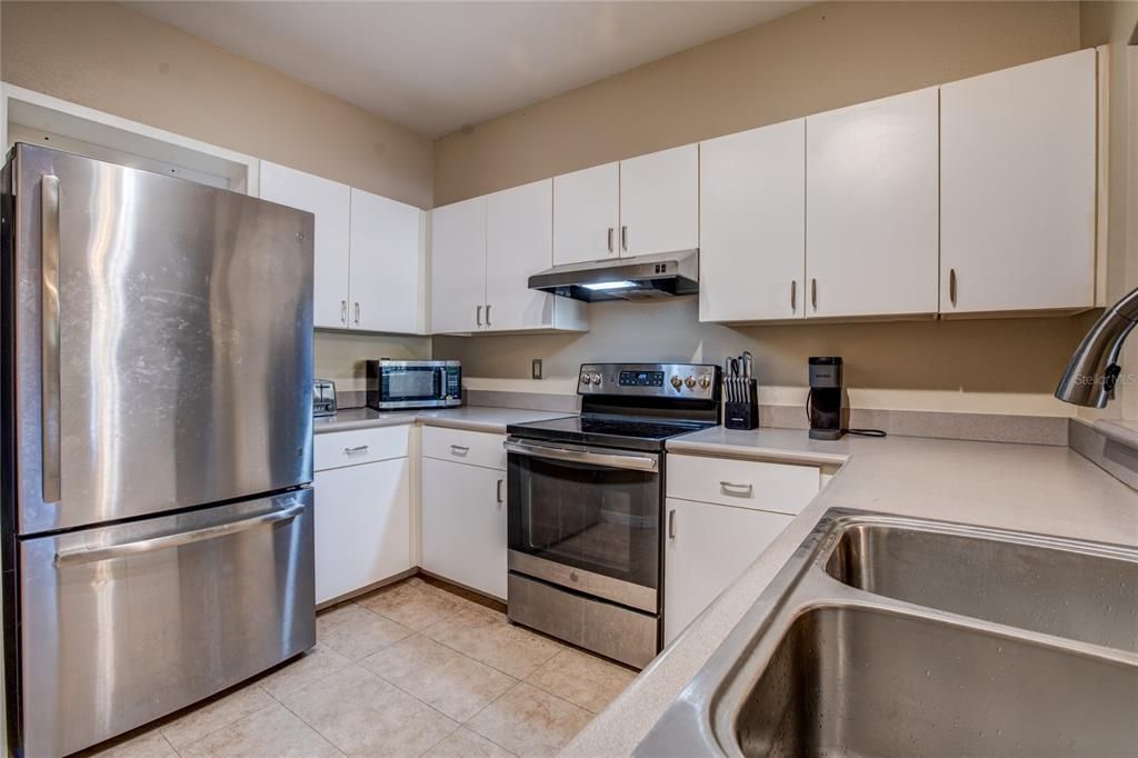 For Sale: $195,000 (2 beds, 2 baths, 1242 Square Feet)