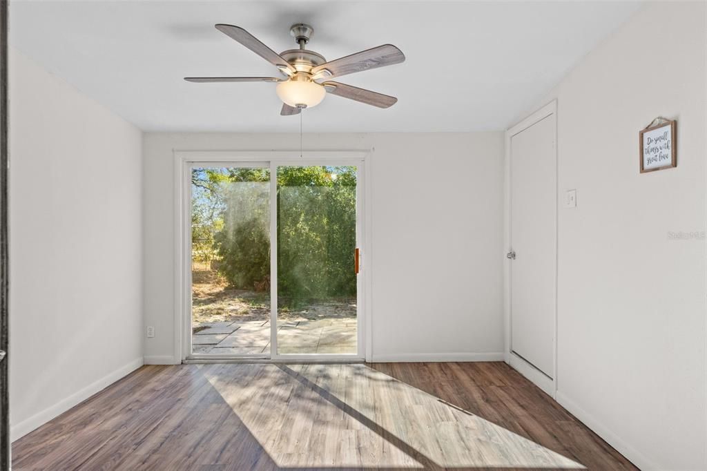 Bonus Room with Slding Glass Doors to the Back Yard