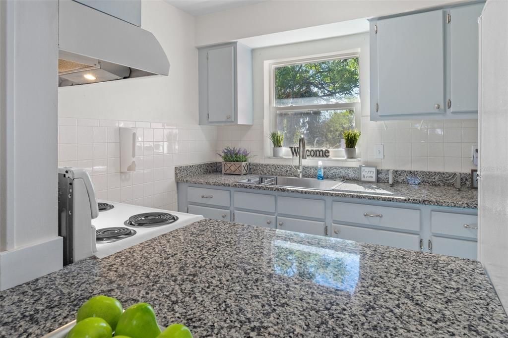 Gorgeous Granite Counter Tops in the Kitchen