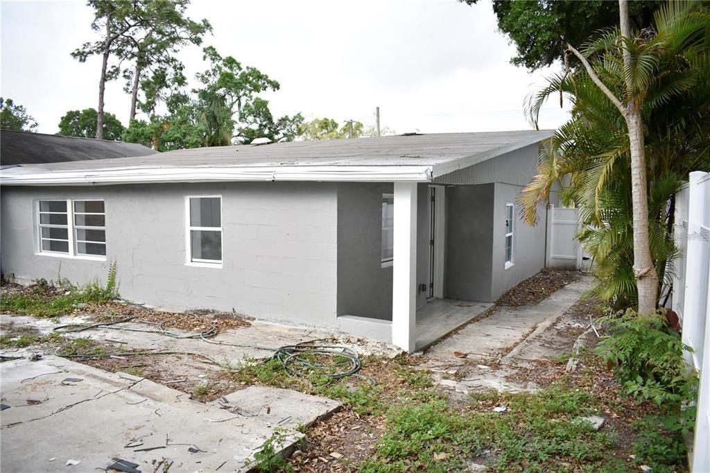 For Sale: $469,900 (4 beds, 2 baths, 1711 Square Feet)