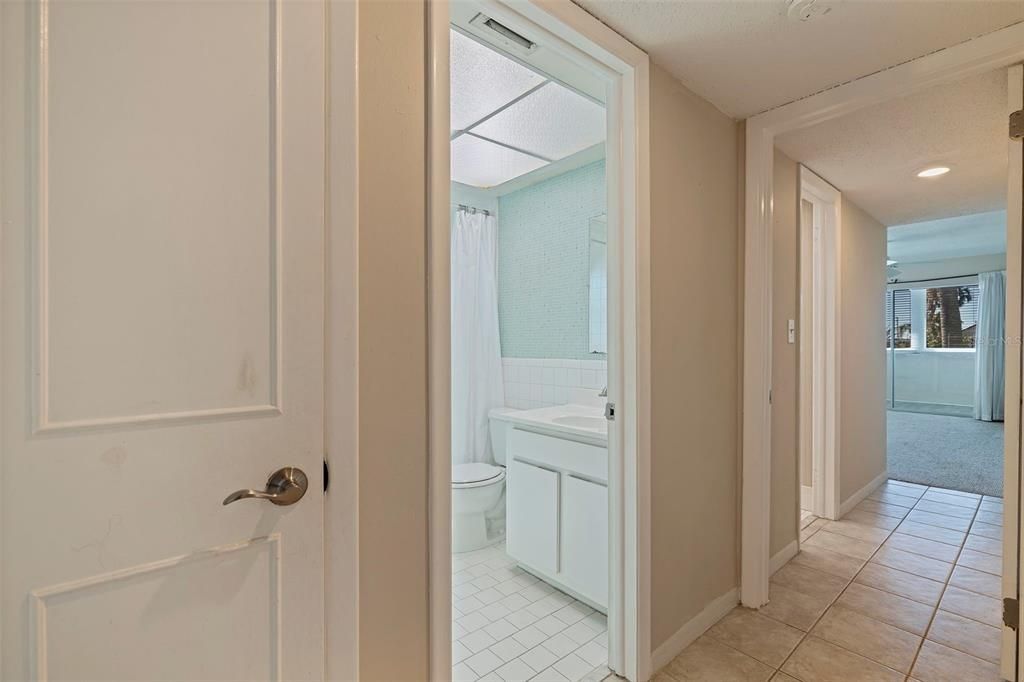 For Sale: $369,000 (2 beds, 2 baths, 1200 Square Feet)