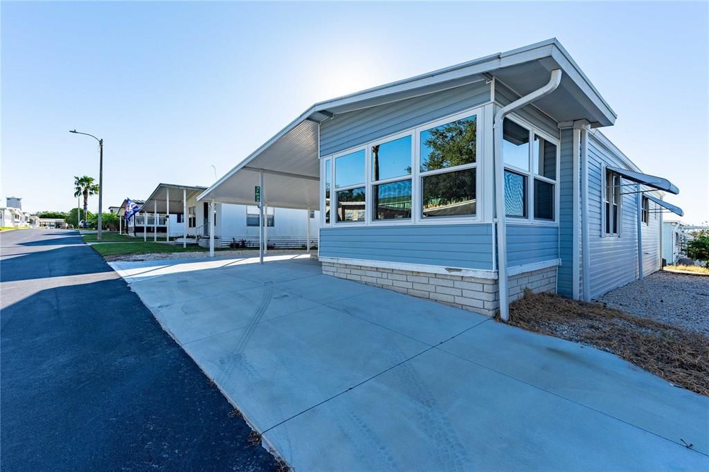 Front Florida room has double pane windows.