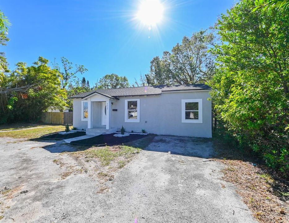 For Sale: $435,000 (3 beds, 2 baths, 1709 Square Feet)