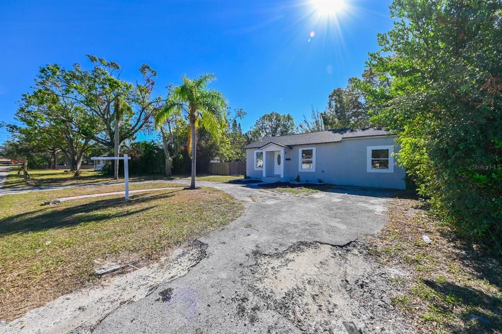 For Sale: $435,000 (3 beds, 2 baths, 1709 Square Feet)