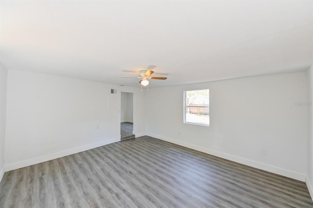 For Sale: $435,000 (3 beds, 2 baths, 1709 Square Feet)