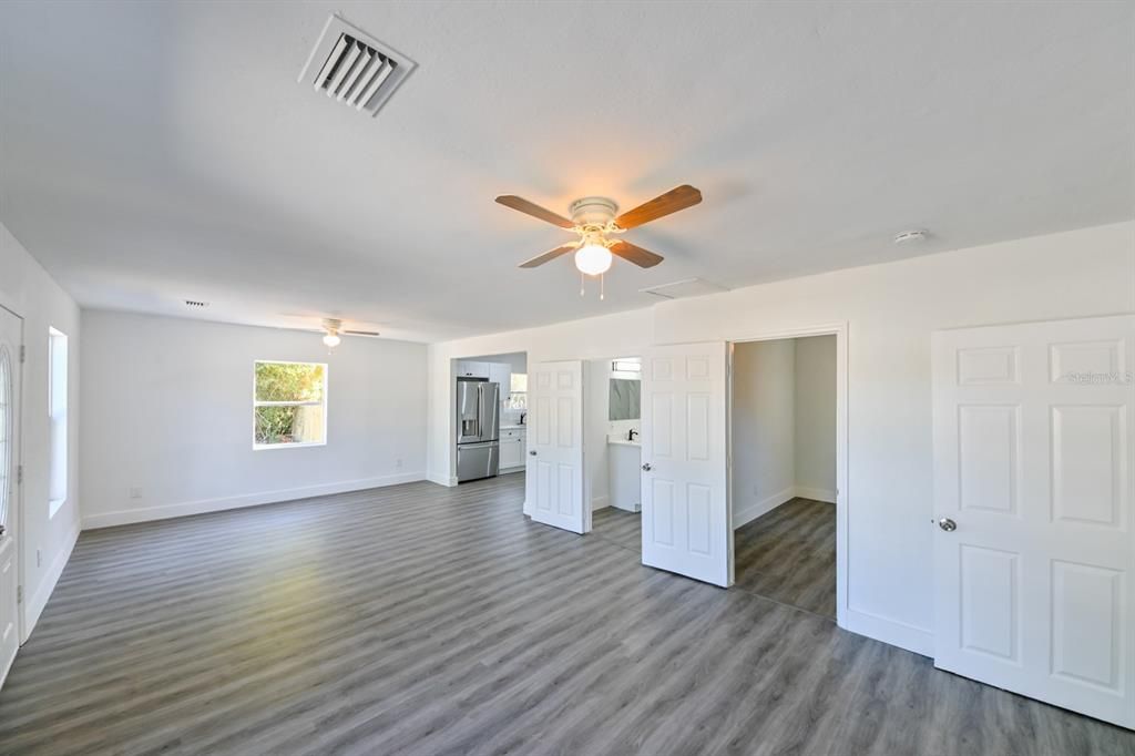 For Sale: $435,000 (3 beds, 2 baths, 1709 Square Feet)