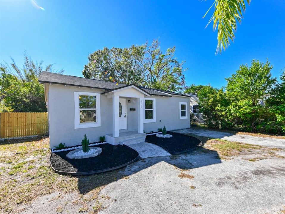 For Sale: $435,000 (3 beds, 2 baths, 1709 Square Feet)