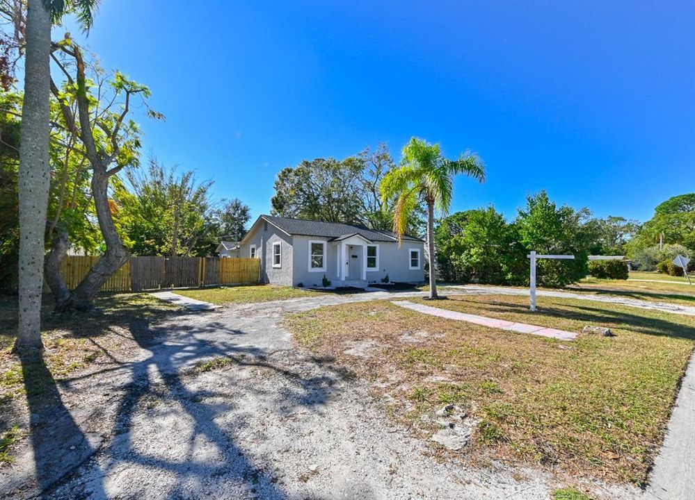 For Sale: $435,000 (3 beds, 2 baths, 1709 Square Feet)