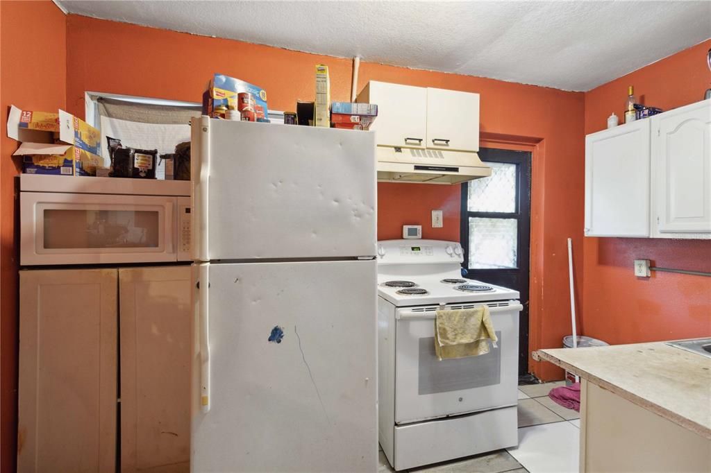 For Sale: $199,000 (3 beds, 2 baths, 960 Square Feet)