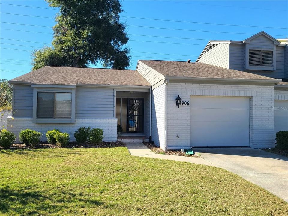 Front view of home in Crestwood North Village