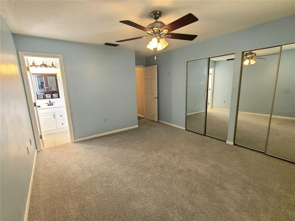 For Sale: $220,000 (2 beds, 2 baths, 1143 Square Feet)