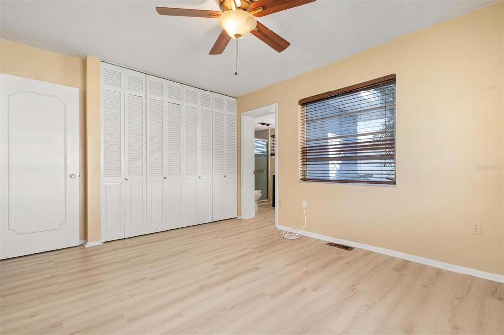 For Sale: $245,000 (2 beds, 2 baths, 1264 Square Feet)