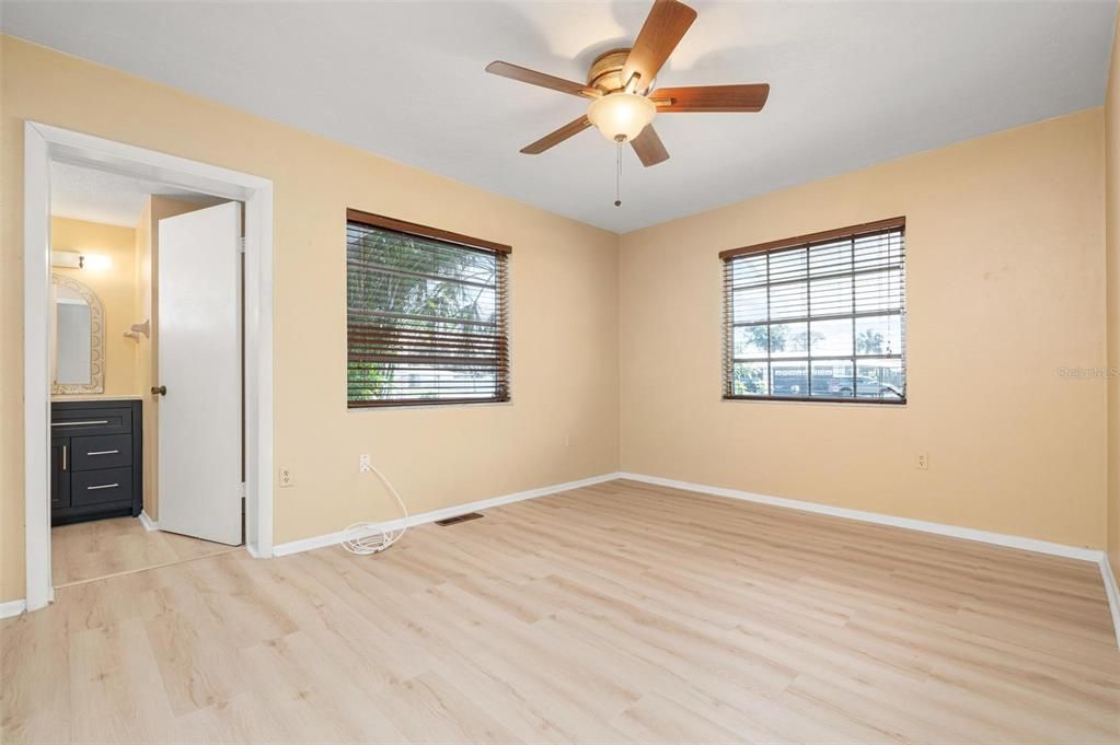 For Sale: $245,000 (2 beds, 2 baths, 1264 Square Feet)