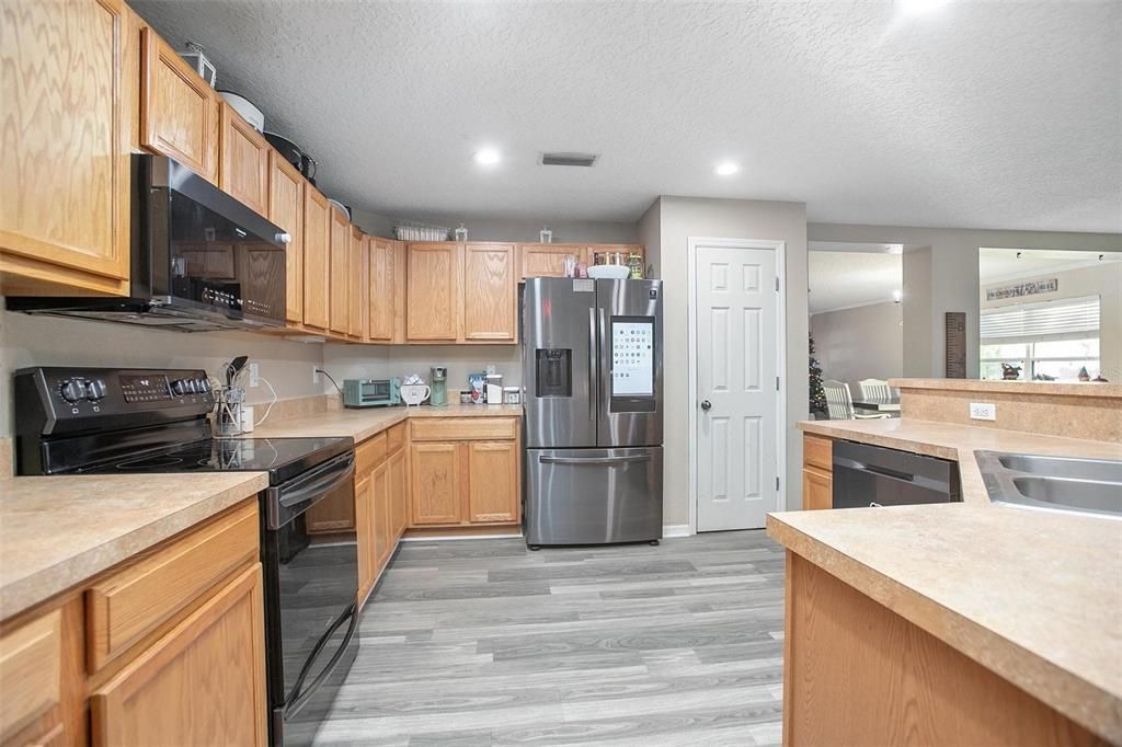 For Sale: $444,900 (4 beds, 2 baths, 2227 Square Feet)