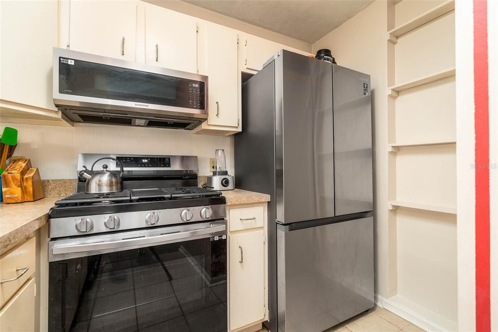 For Sale: $229,000 (2 beds, 2 baths, 1279 Square Feet)