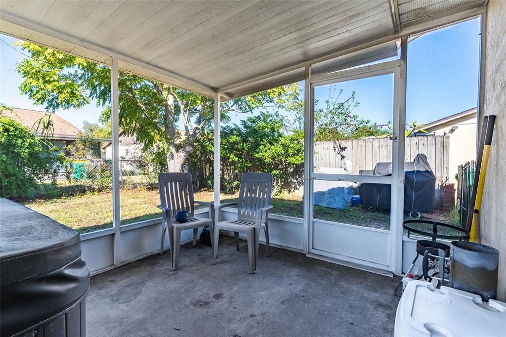 For Sale: $229,000 (2 beds, 2 baths, 1279 Square Feet)