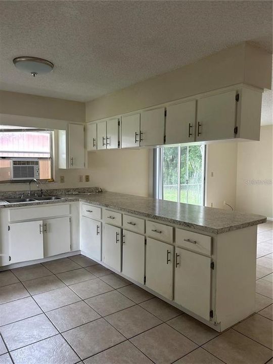 For Rent: $1,750 (3 beds, 2 baths, 1790 Square Feet)