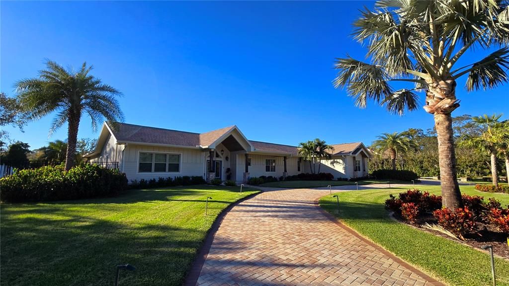 Recently Sold: $1,800,000 (5 beds, 3 baths, 3111 Square Feet)