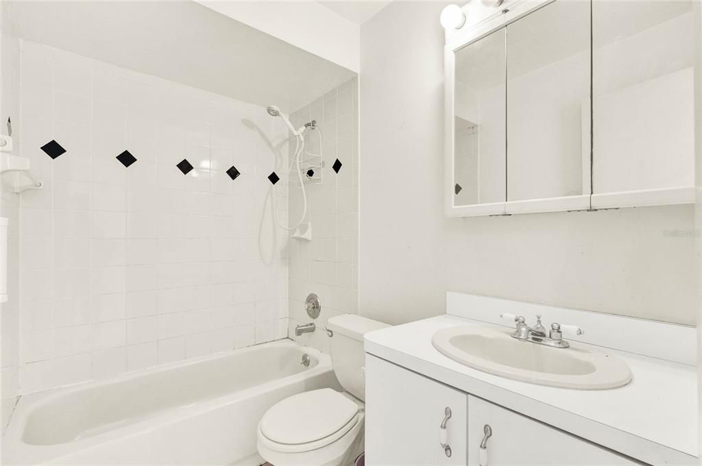 8057 Laso Way - Full bathroom