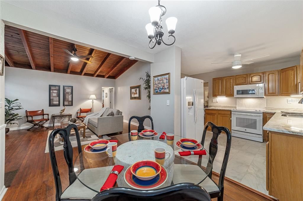 For Sale: $319,900 (3 beds, 1 baths, 1674 Square Feet)