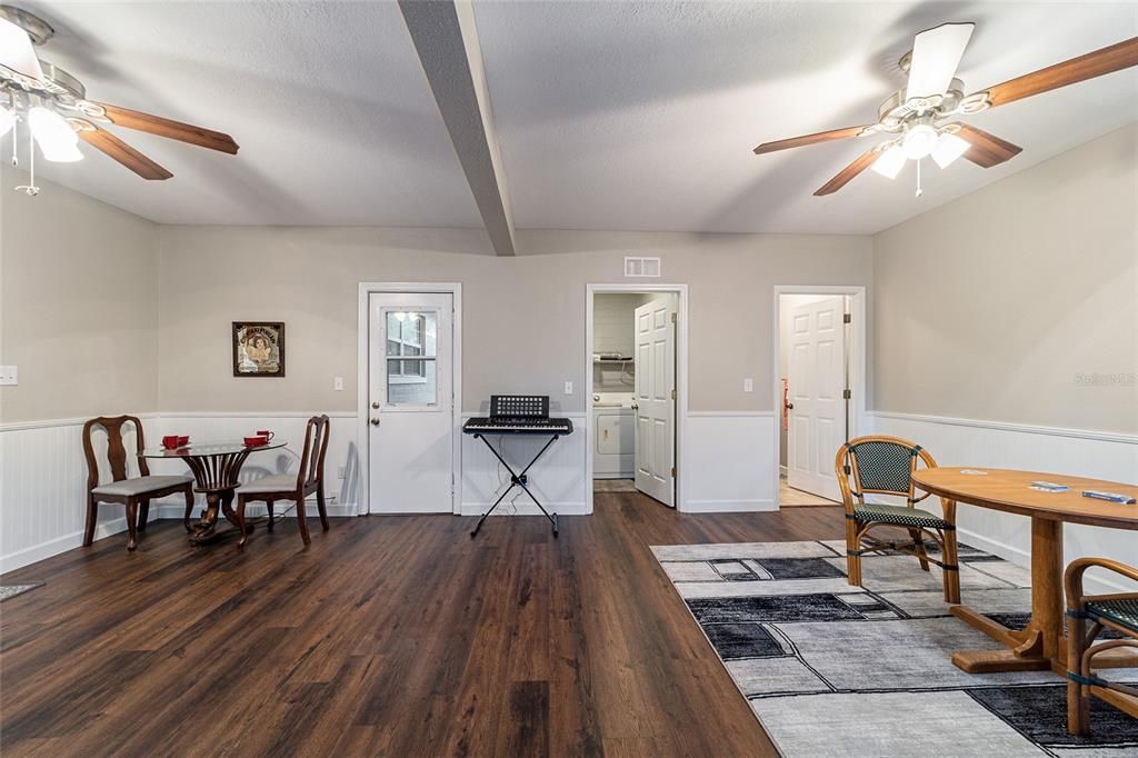 For Sale: $319,900 (3 beds, 1 baths, 1674 Square Feet)