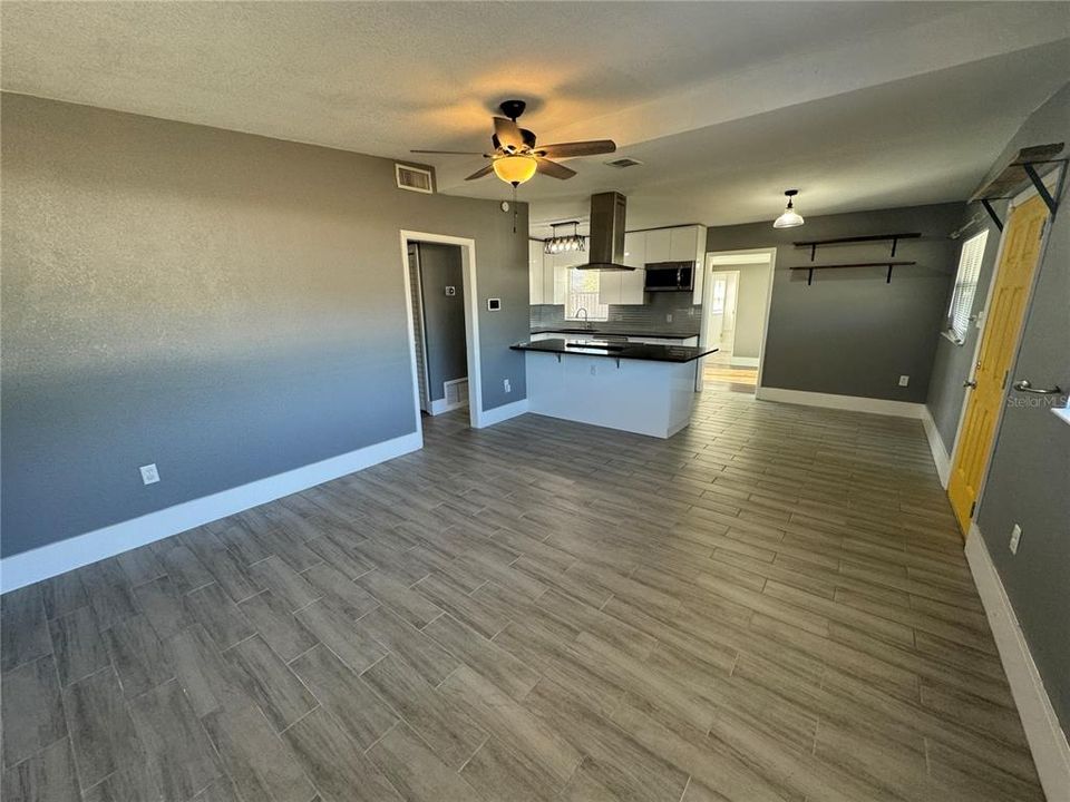 For Rent: $1,875 (4 beds, 3 baths, 1592 Square Feet)