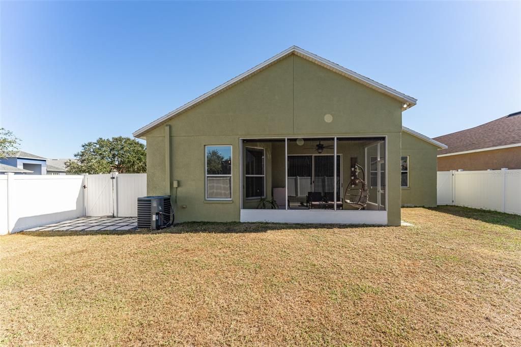 Active With Contract: $370,000 (3 beds, 2 baths, 1718 Square Feet)