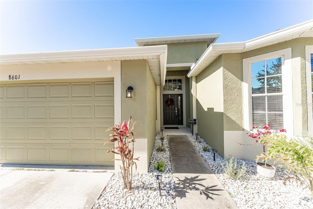 Active With Contract: $370,000 (3 beds, 2 baths, 1718 Square Feet)