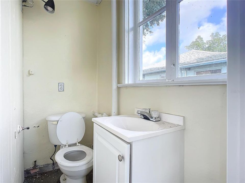 For Sale: $315,000 (3 beds, 1 baths, 1379 Square Feet)