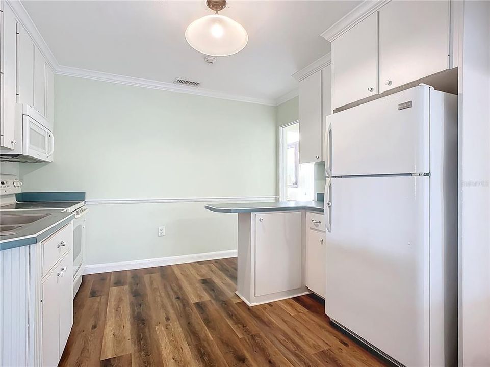 For Sale: $315,000 (3 beds, 1 baths, 1379 Square Feet)