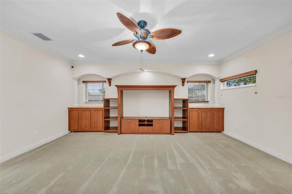 Wet Bar-Entertainment room