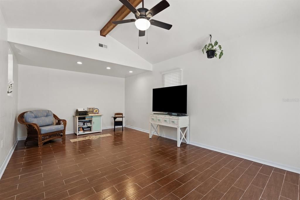 For Sale: $635,000 (3 beds, 2 baths, 1784 Square Feet)