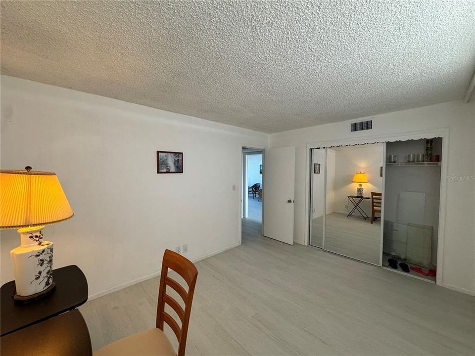 For Sale: $229,000 (2 beds, 2 baths, 1050 Square Feet)