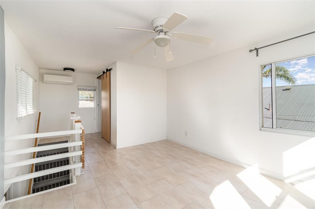 For Sale: $228,950 (2 beds, 2 baths, 1056 Square Feet)