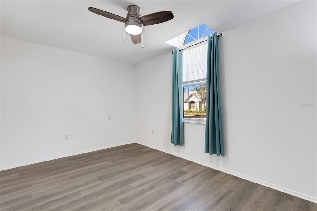 For Sale: $410,000 (2 beds, 2 baths, 1533 Square Feet)