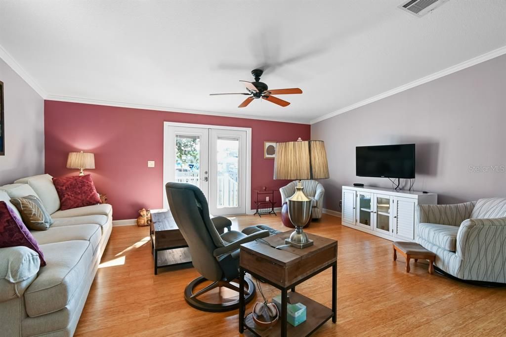 For Sale: $325,000 (3 beds, 2 baths, 1860 Square Feet)