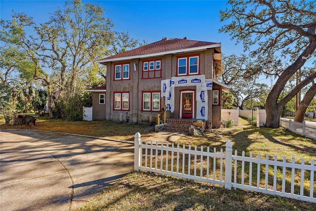 For Sale: $850,000 (4 beds, 2 baths, 2931 Square Feet)