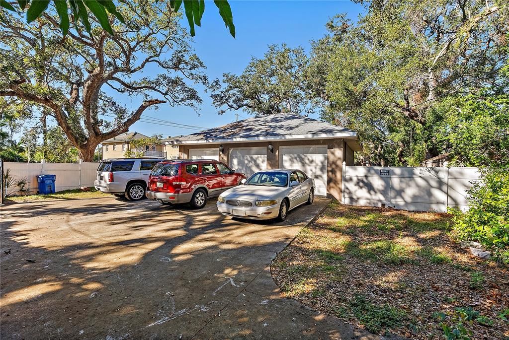 For Sale: $850,000 (4 beds, 2 baths, 2931 Square Feet)