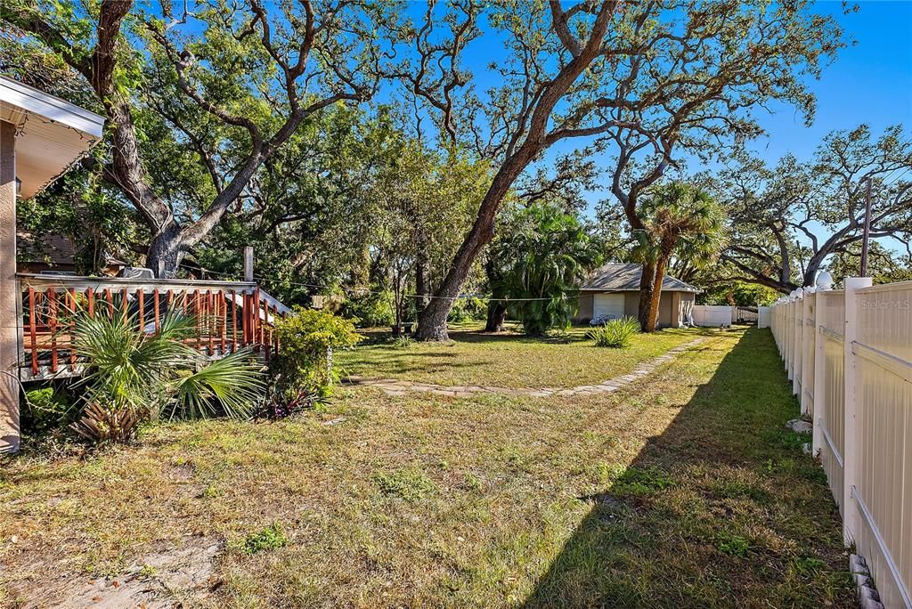 For Sale: $850,000 (4 beds, 2 baths, 2931 Square Feet)