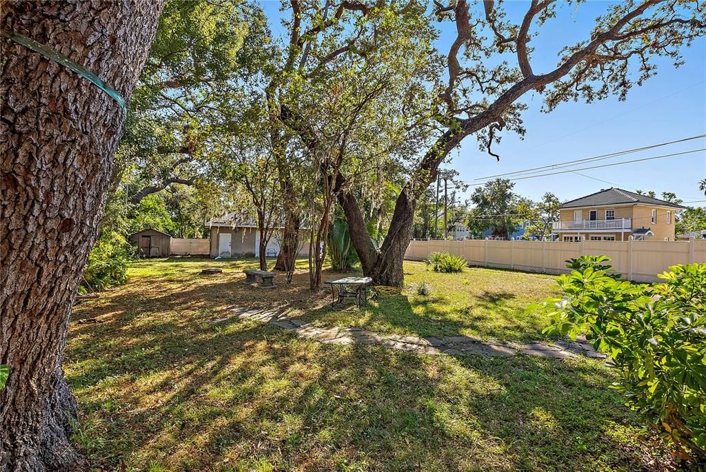 For Sale: $850,000 (4 beds, 2 baths, 2931 Square Feet)