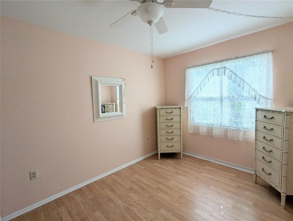 For Sale: $159,900 (2 beds, 1 baths, 744 Square Feet)