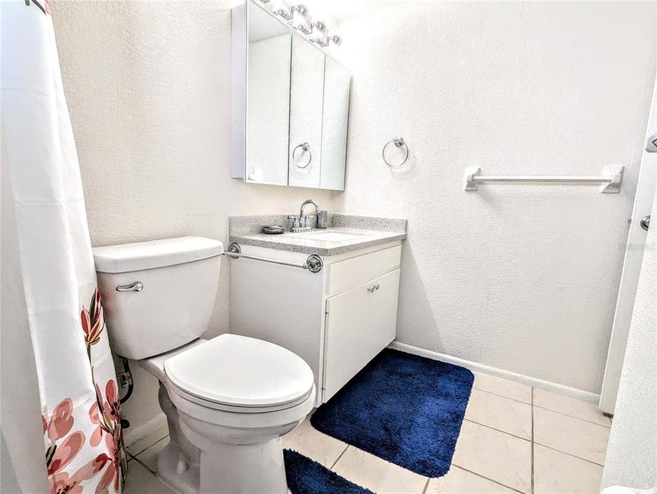 For Sale: $159,900 (2 beds, 1 baths, 744 Square Feet)