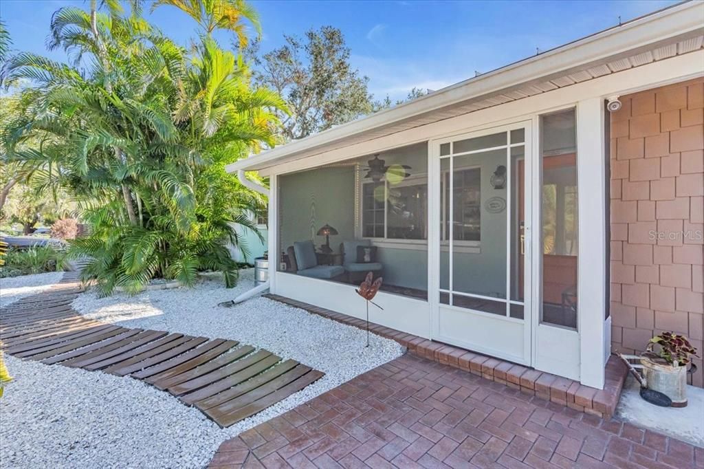 Delightful screened porch with upgraded noseeum screen