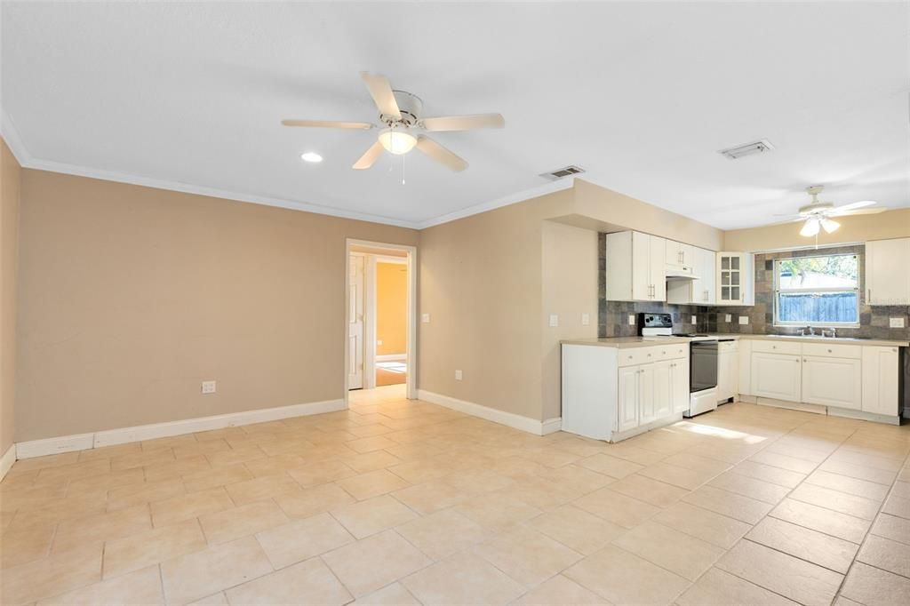 For Sale: $399,000 (3 beds, 2 baths, 1703 Square Feet)